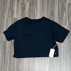 •NWT• Tavi Cropped Ebony Tee